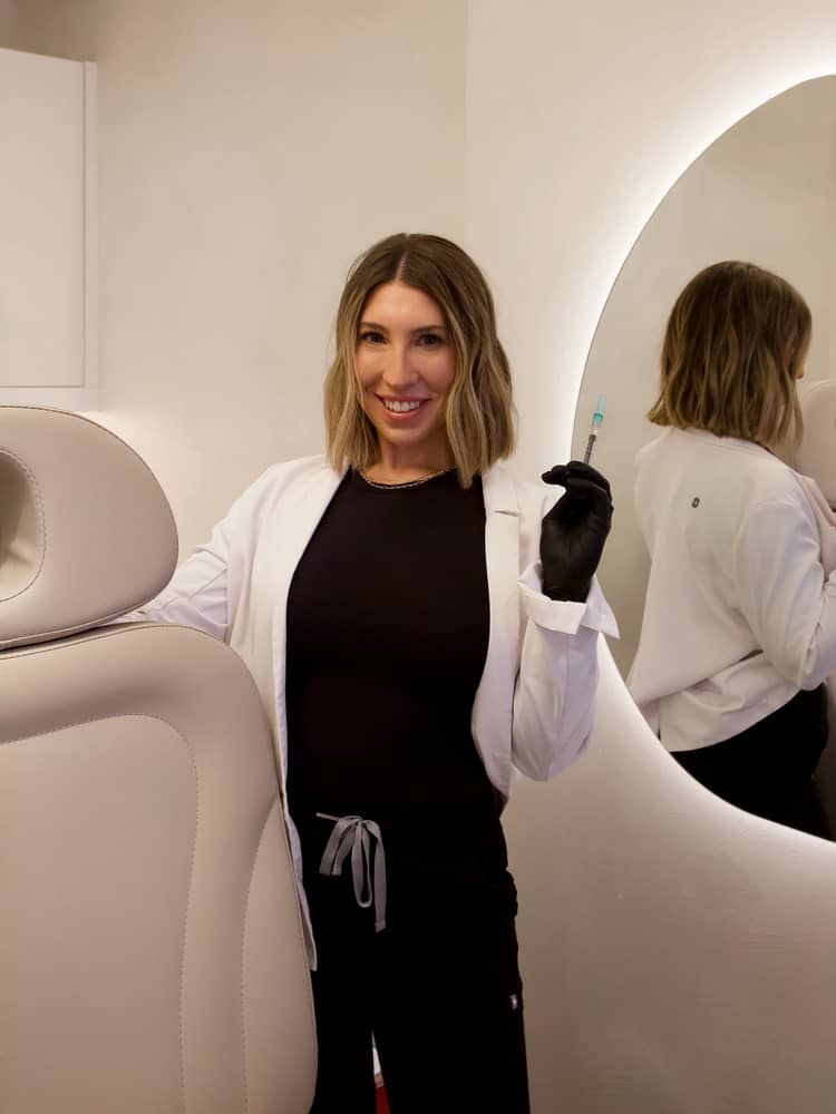 Wonder who does Olga’s treatments? Jordanne!
AAFE-Certified with a gentle hand and meticulous eye for face balancing
💉 Bookings available for all your Botox, Filler, LaseMD and Sylfirm treatment needs!
•
•
•
📞 (760)- 230-2211
🌐 Website: callofbeautymedspa.com
📍 Encinitas, CA